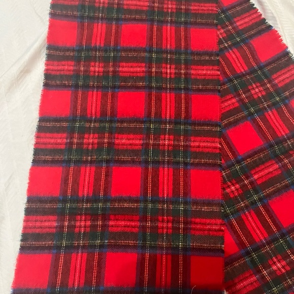 Steward Royal Wool Scarf - Picture 4 of 10